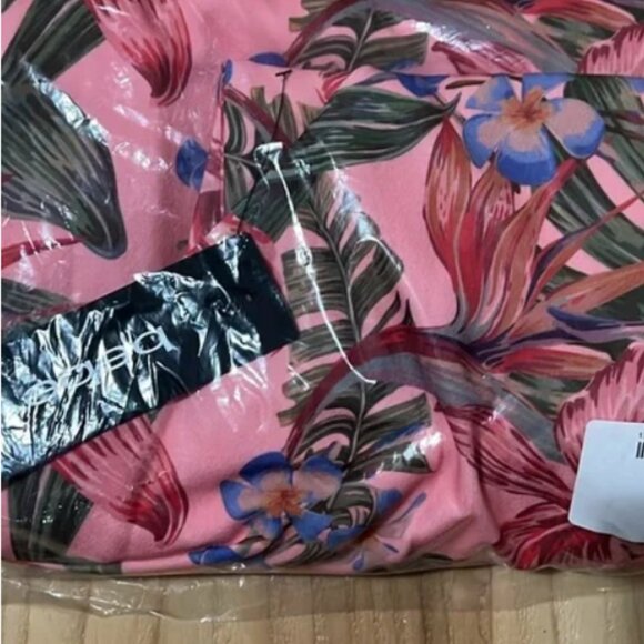 NWT Bebe Tropical Print halter dress - Picture 3 of 4